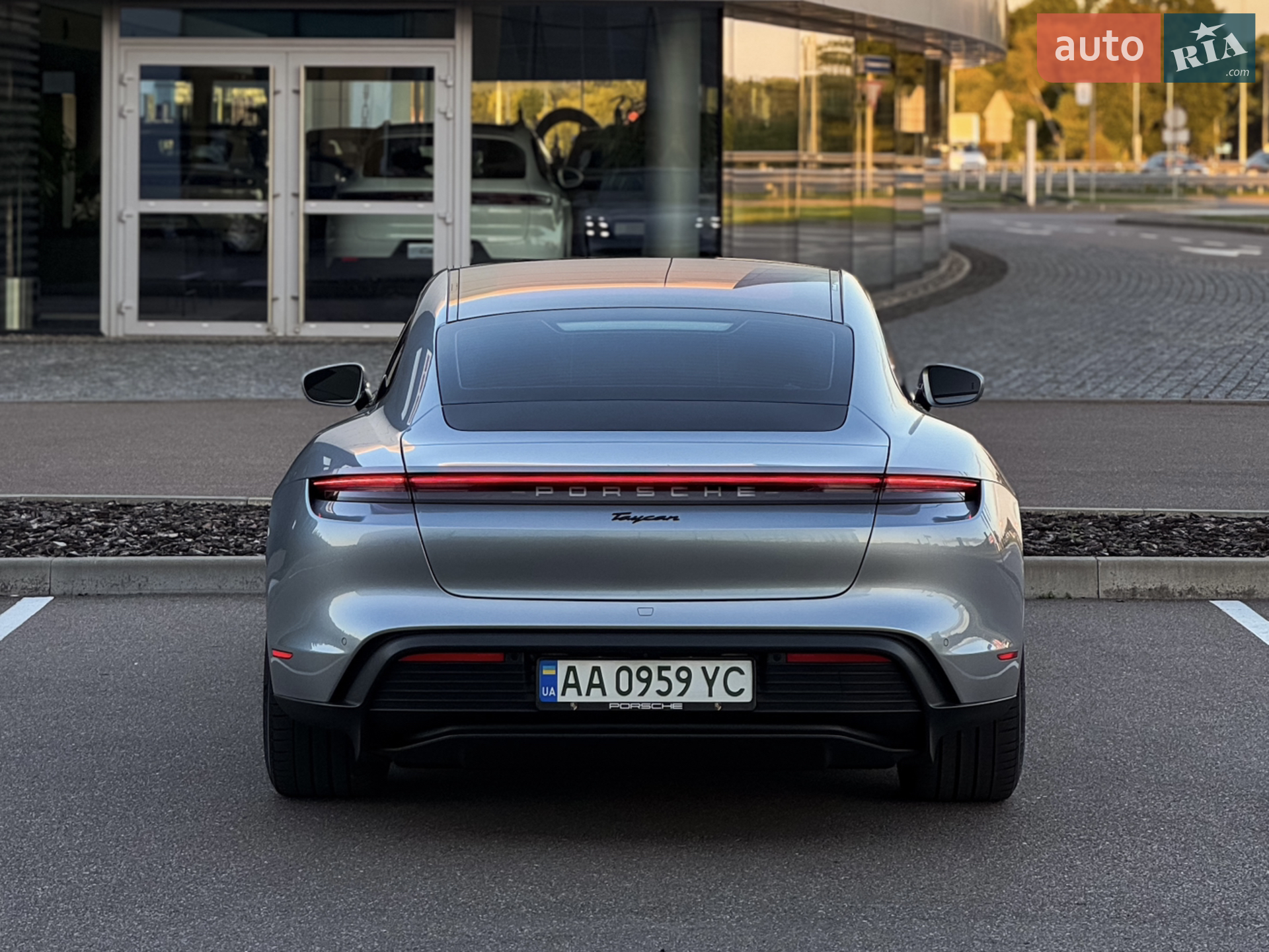 2021 Porsche Taycan - мініатюра 11