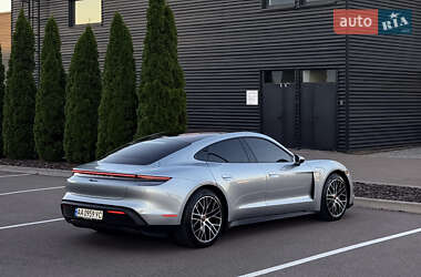 Седан Porsche Taycan 2021 в Киеве