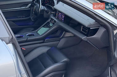 Седан Porsche Taycan 2021 в Киеве