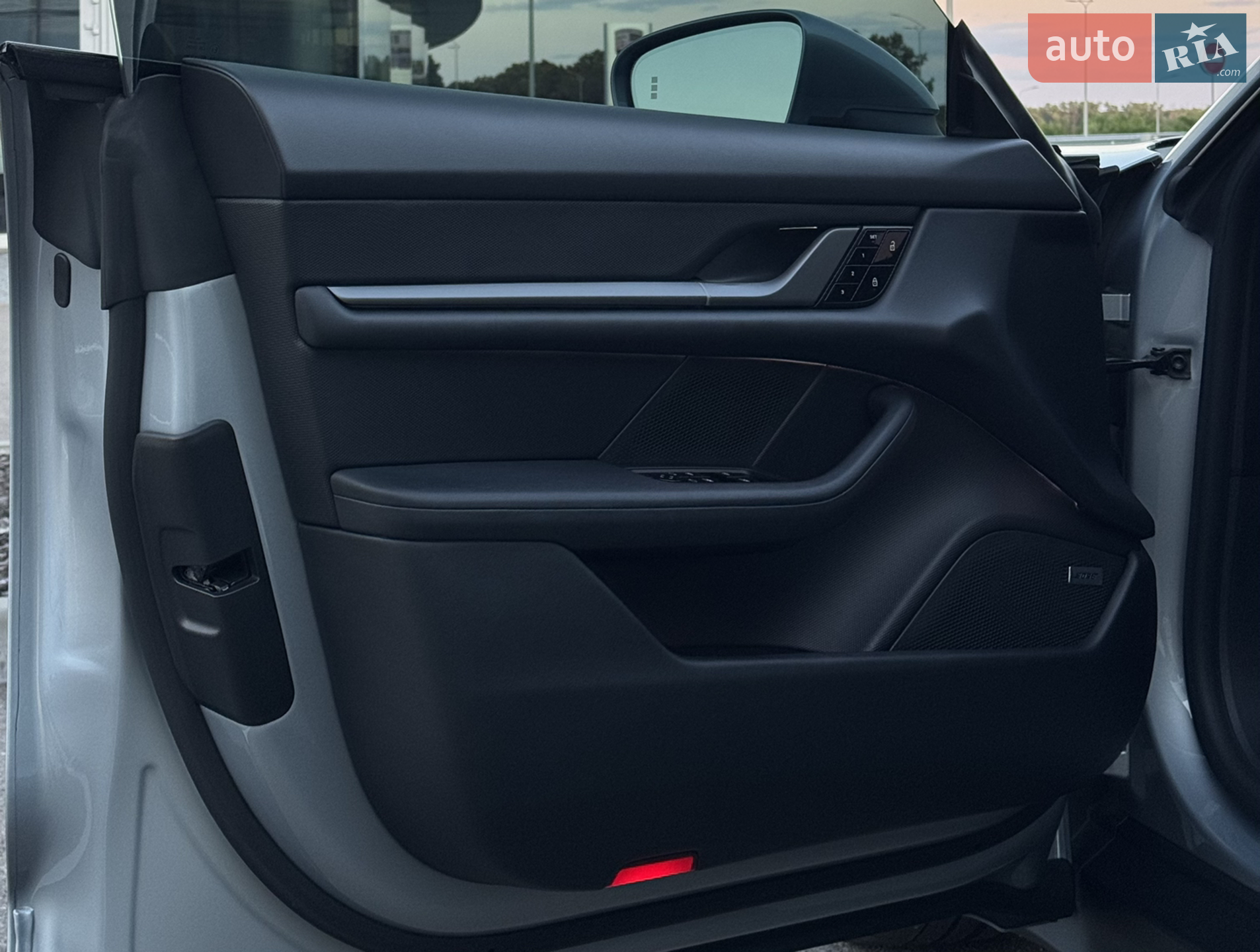 2021 Porsche Taycan - мініатюра 31