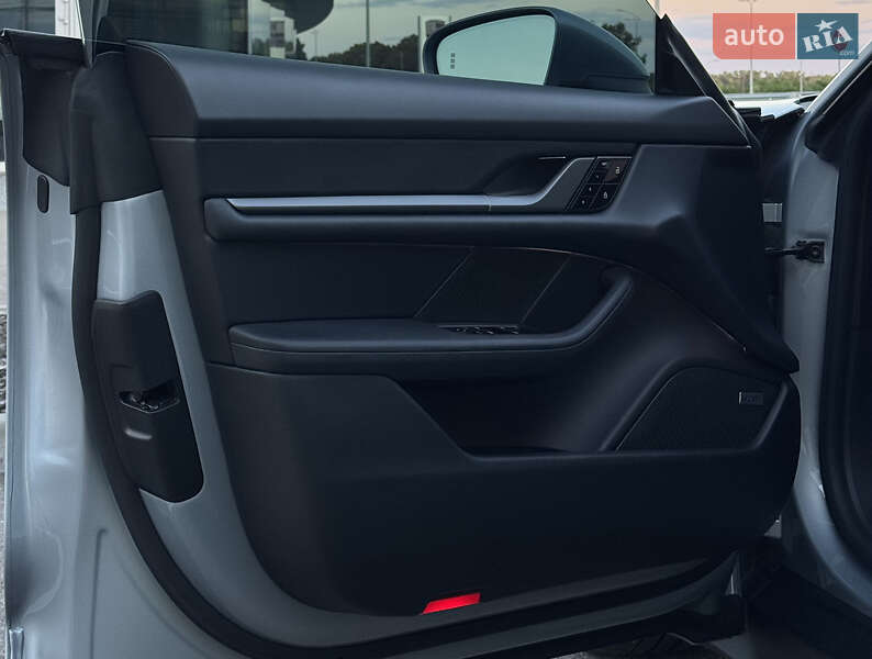 Седан Porsche Taycan 2021 в Киеве фото 34 Седан Porsche Taycan 2021 в Киеве