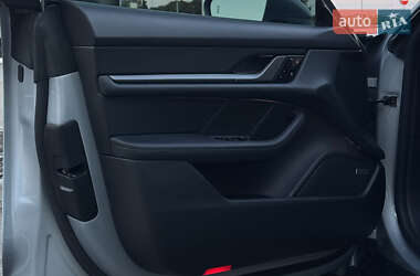 Седан Porsche Taycan 2021 в 