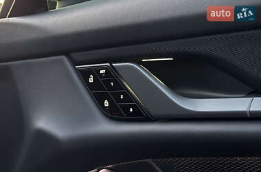 Седан Porsche Taycan 2021 в Киеве