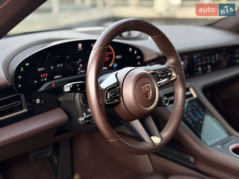 Седан Porsche Taycan 2022 в Киеве