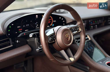 Седан Porsche Taycan 2022 в 