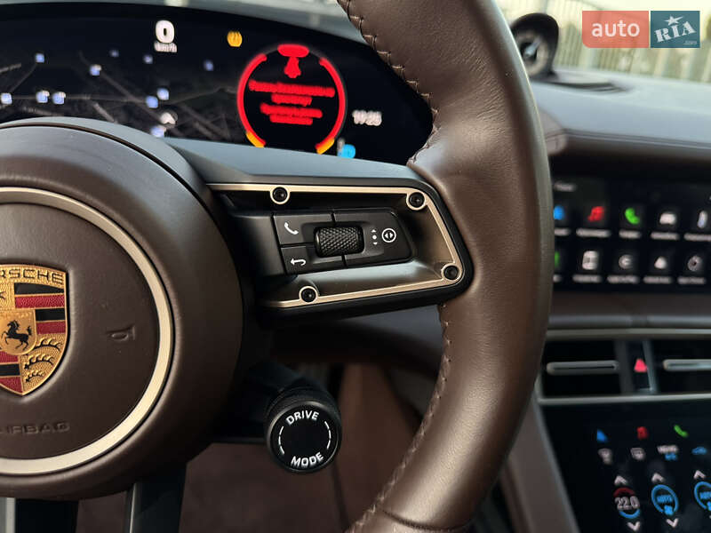 Седан Porsche Taycan 2022 в Киеве