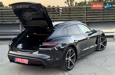 Седан Porsche Taycan 2022 в 