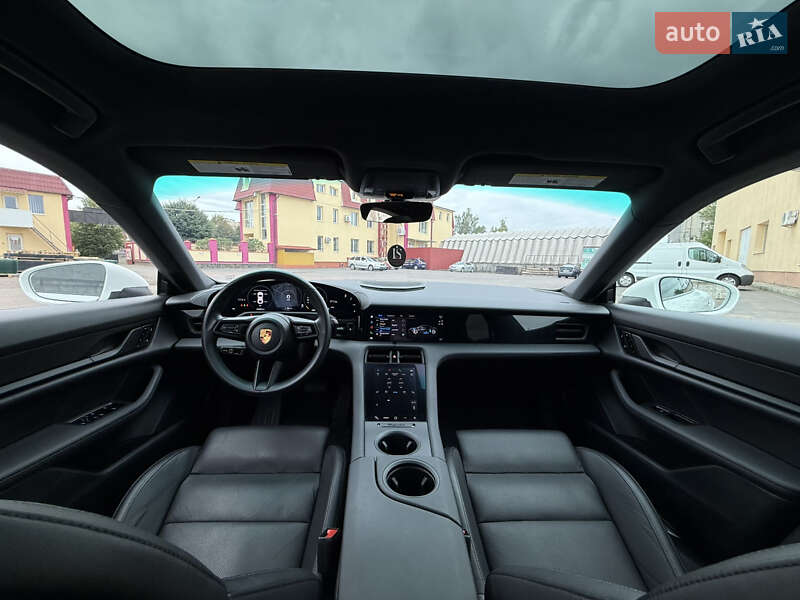 Седан Porsche Taycan 2020 в Луцке