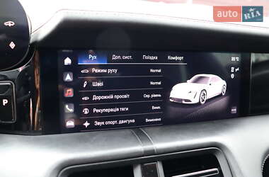 Седан Porsche Taycan 2020 в 