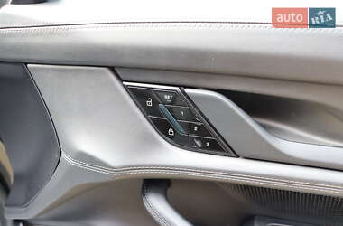 Седан Porsche Taycan 2020 в 