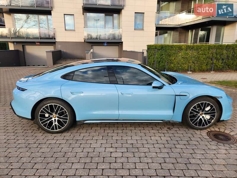 Седан Porsche Taycan 2020 в Киеве