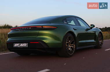Седан Porsche Taycan 2020 в 