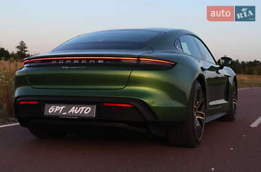 Седан Porsche Taycan 2020 в 