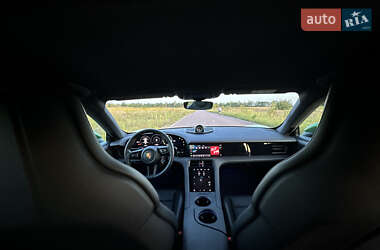Седан Porsche Taycan 2020 в 
