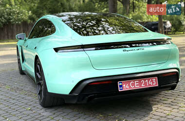 Седан Porsche Taycan 2023 в 