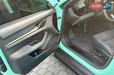 Седан Porsche Taycan 2023 в 
