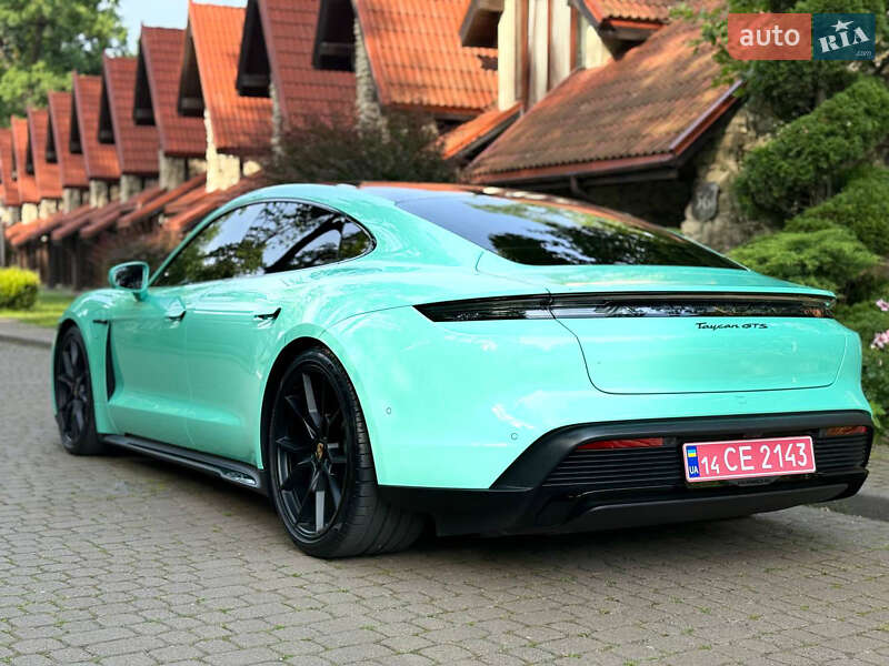 Седан Porsche Taycan 2023 в Львове