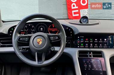 Седан Porsche Taycan 2020 в 