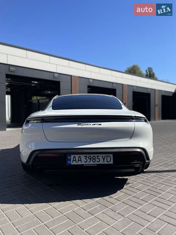 Седан Porsche Taycan 2023 в Киеве фото 11 Седан Porsche Taycan 2023 в Киеве