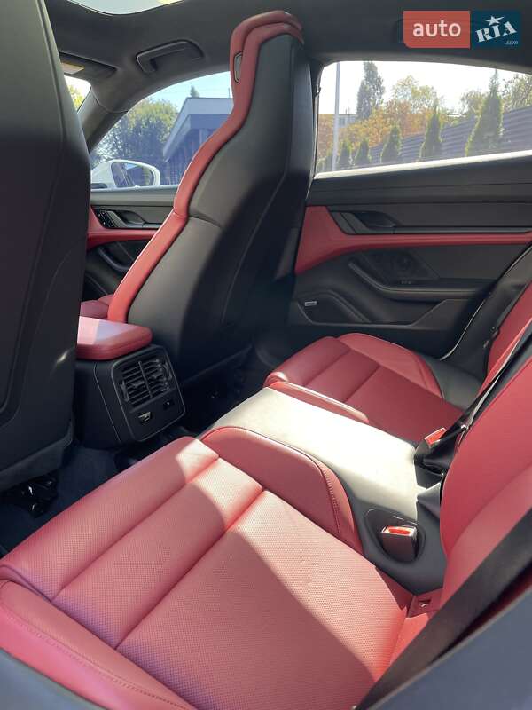 Седан Porsche Taycan 2023 в Киеве фото 22 Седан Porsche Taycan 2023 в Киеве