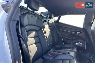 Седан Porsche Taycan 2020 в 