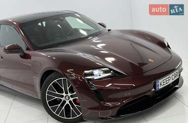 Седан Porsche Taycan 2021 в 