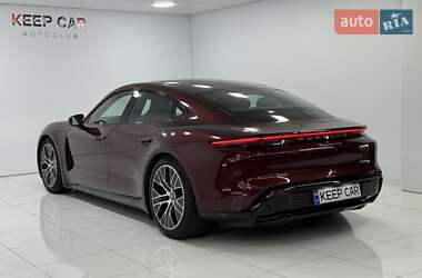 Седан Porsche Taycan 2021 в 