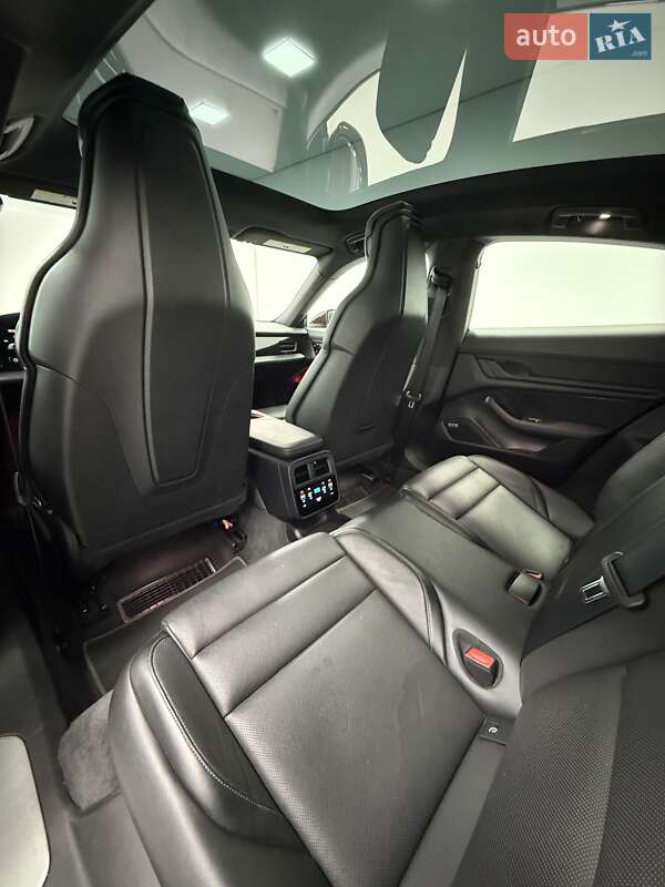 Седан Porsche Taycan 2021 в Одессе