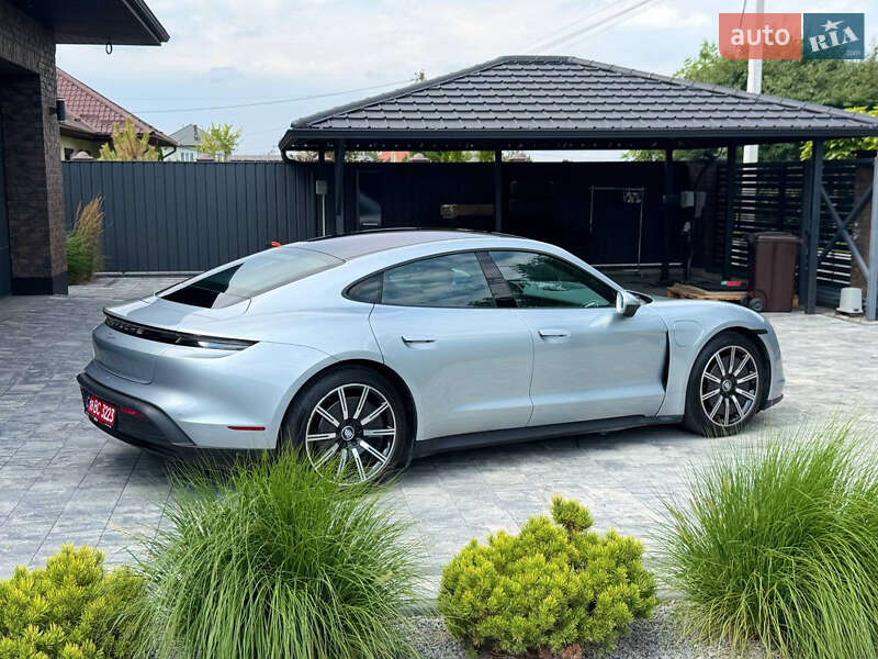 Седан Porsche Taycan 2021 в Луцьку