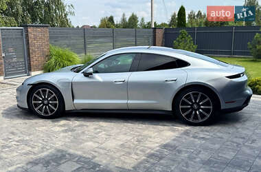 Седан Porsche Taycan 2021 в 