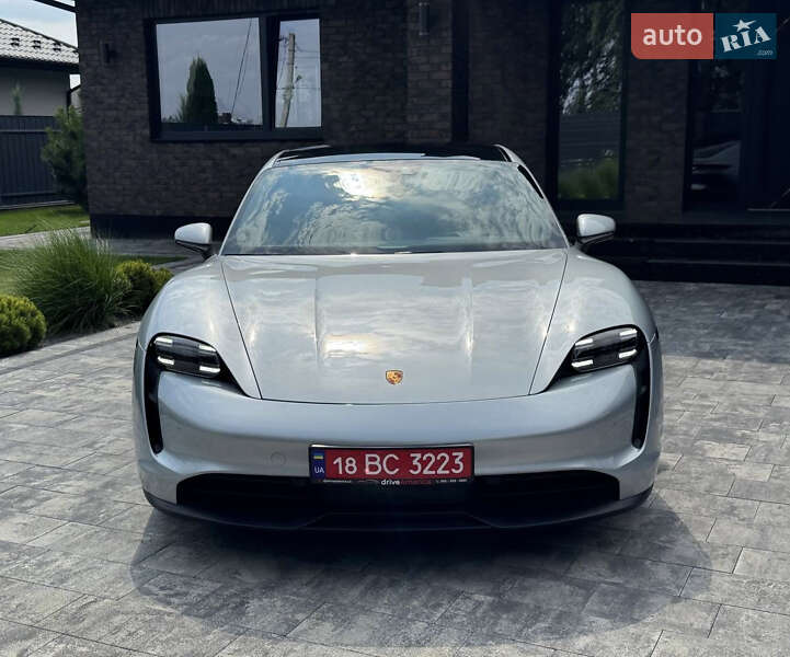 Седан Porsche Taycan 2021 в Луцьку