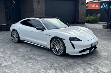 Седан Porsche Taycan 2020 в 