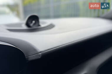 Седан Porsche Taycan 2020 в 