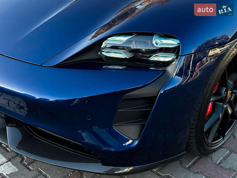 Седан Porsche Taycan 2023 в Одесі