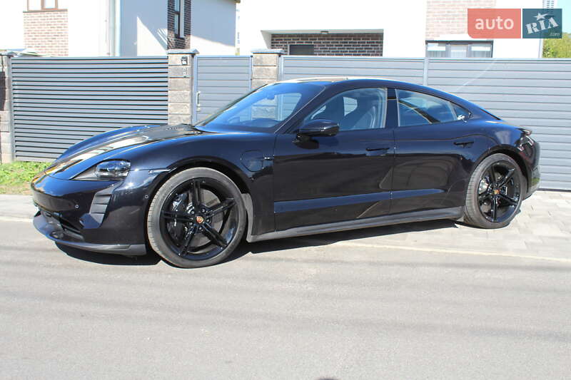 Седан Porsche Taycan 2022 в Киеве