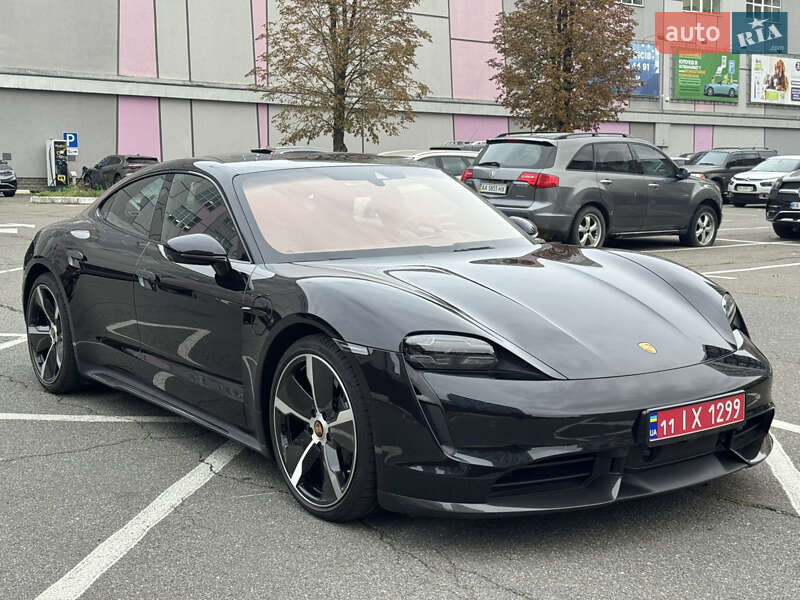 Седан Porsche Taycan 2020 в Києві
