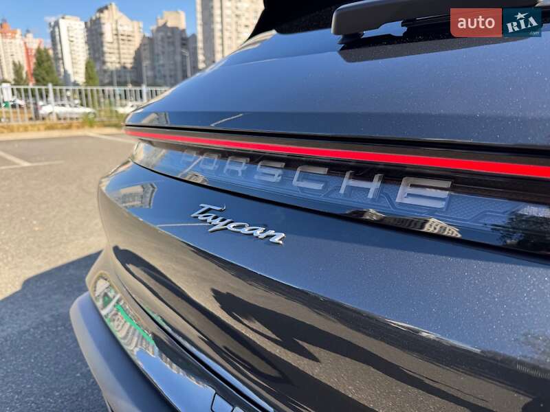Універсал Porsche Taycan 2024 в Києві фото 12 Універсал Porsche Taycan 2024 в Києві