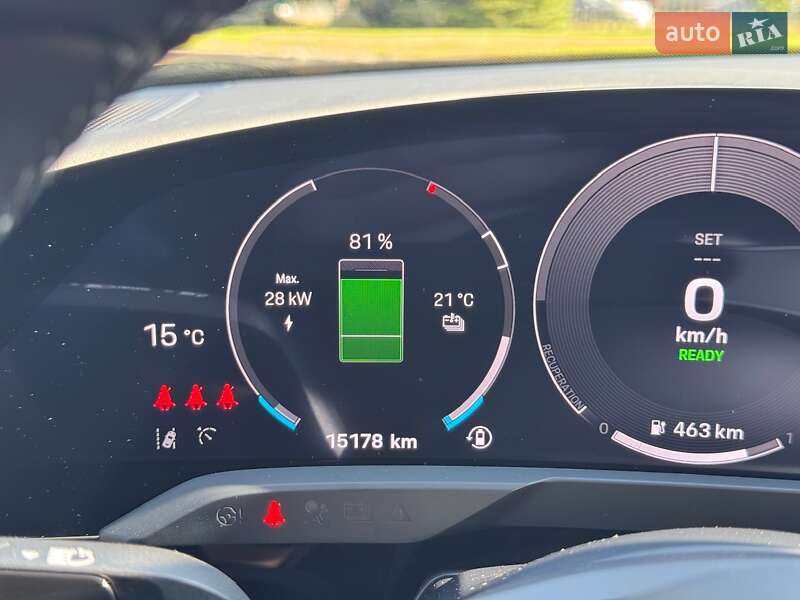 Універсал Porsche Taycan 2024 в Києві фото 39 Універсал Porsche Taycan 2024 в Києві