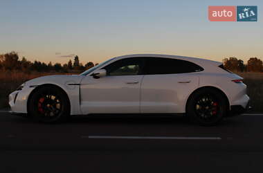 Седан Porsche Taycan 2022 в 