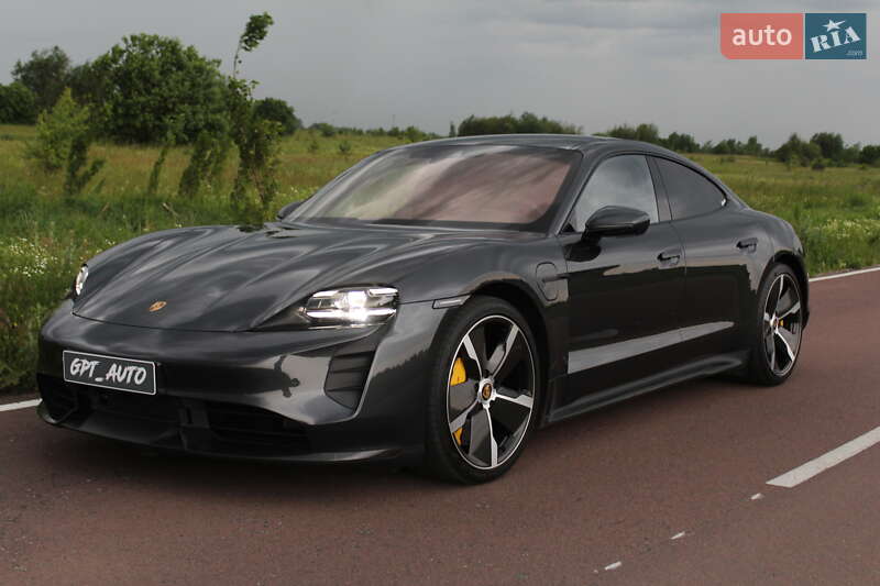 Седан Porsche Taycan 2020 в Києві
