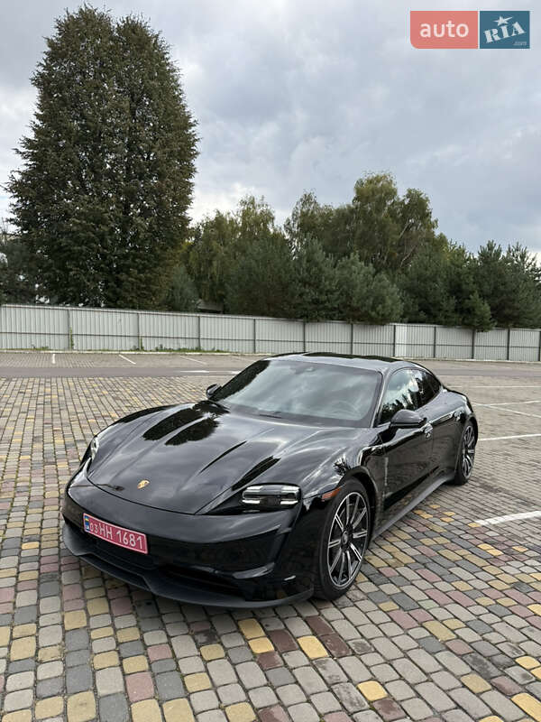 Седан Porsche Taycan 2021 в 