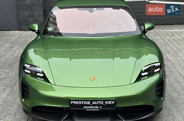 Седан Porsche Taycan 2022 в 