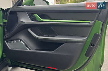 Седан Porsche Taycan 2022 в 