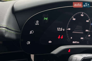Седан Porsche Taycan 2022 в 