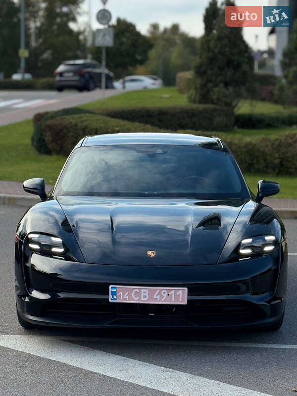 Седан Porsche Taycan 2021 в Киеве