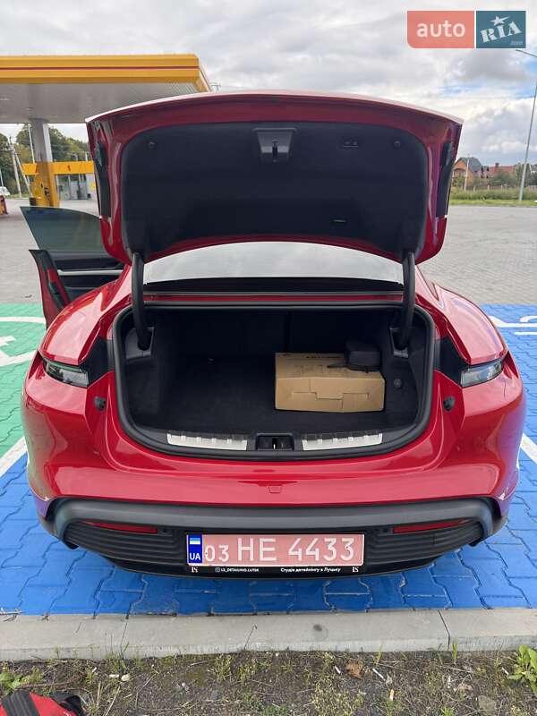 Седан Porsche Taycan 2021 в Луцке