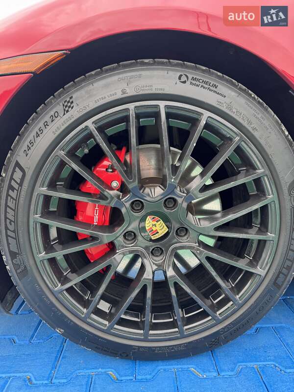 Седан Porsche Taycan 2021 в Луцке