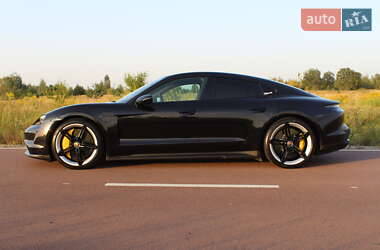 Седан Porsche Taycan 2021 в 