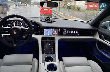 Седан Porsche Taycan 2020 в 