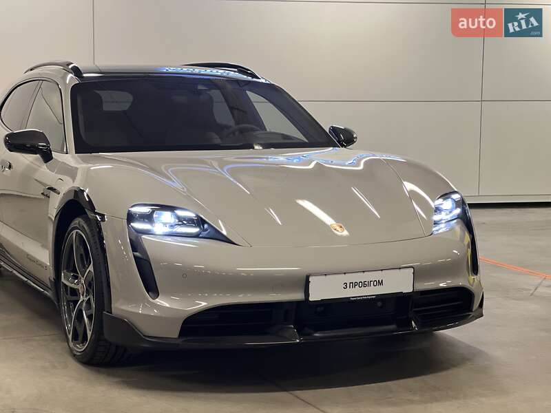 Седан Porsche Taycan 2023 в Киеве